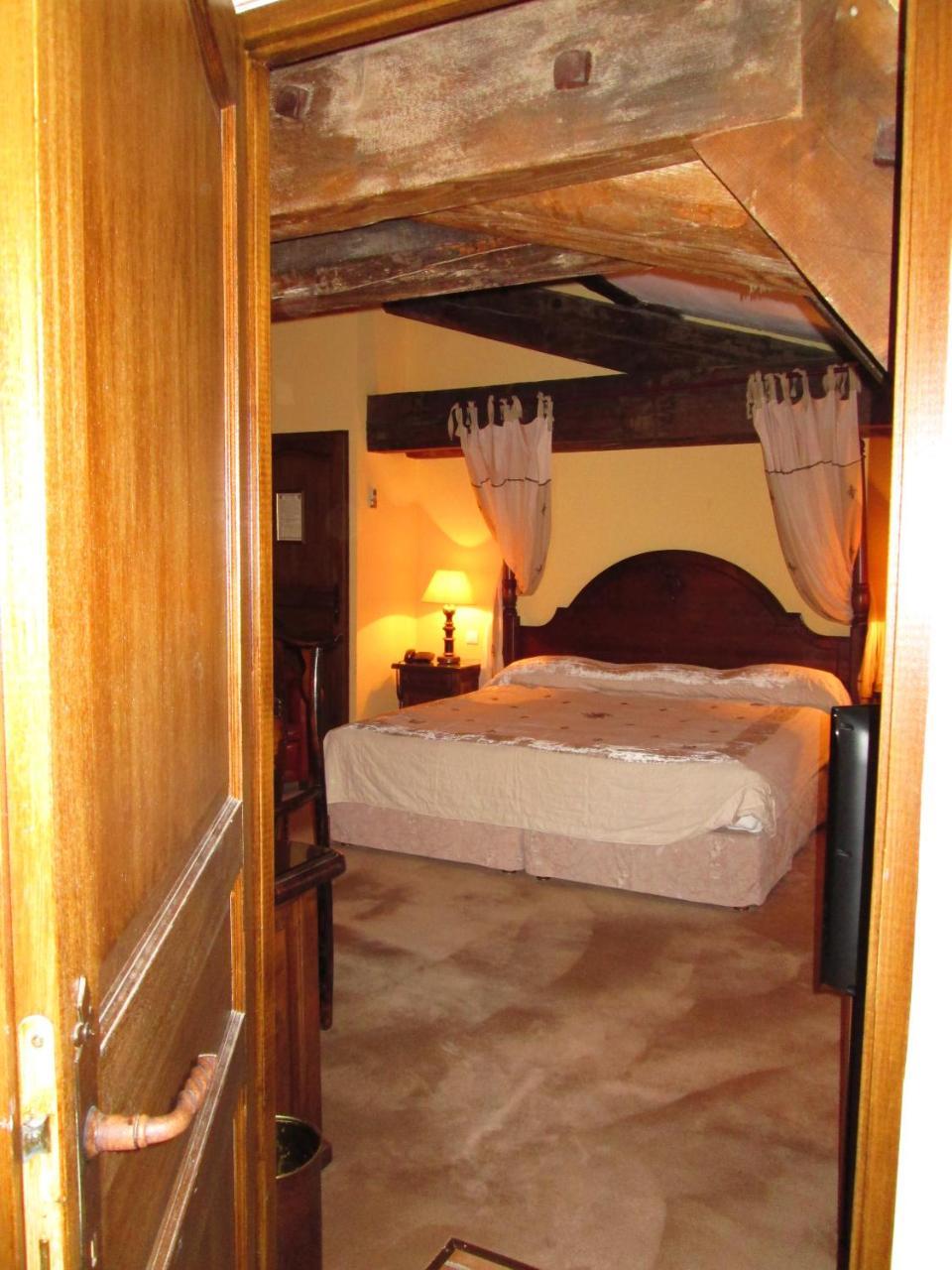 Chateau De Floure - Spa Et Piscine Exterieure Chauffee カルカソンヌ エクステリア 写真
